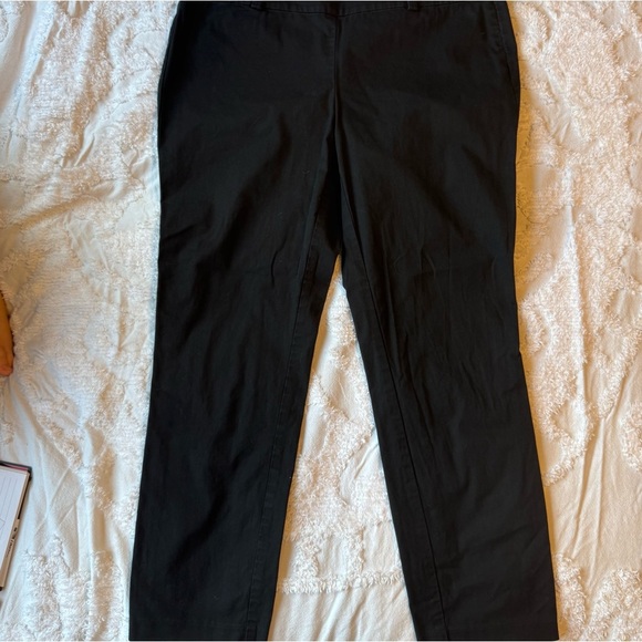 Ann Taylor Chelsea Crop Black Pants size 6 A35 - Picture 1 of 6